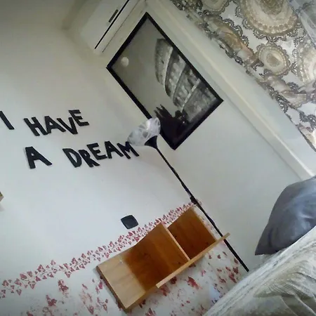 Eritrea 80 Oda ve Kahvaltı Roma